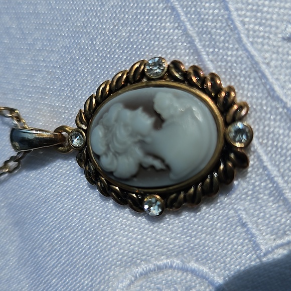 Grey Smokey Color Cameo Gold Tone Vintage Style #136 - Picture 2 of 4